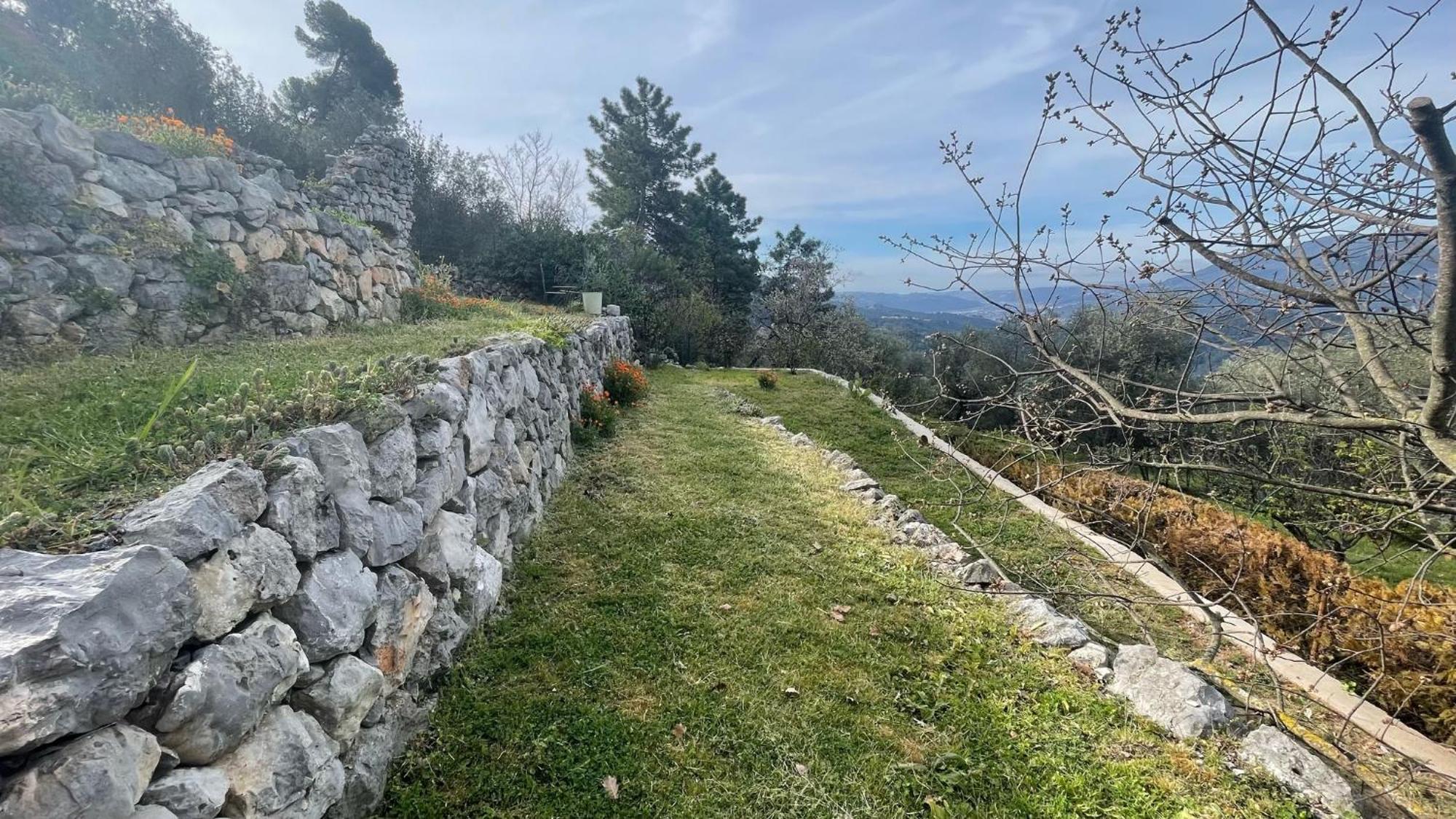 Rez De Jardin, Entre Mer Et Montagne Levens Dış mekan fotoğraf